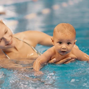What Age Should a Child Start Swimming Lessons?